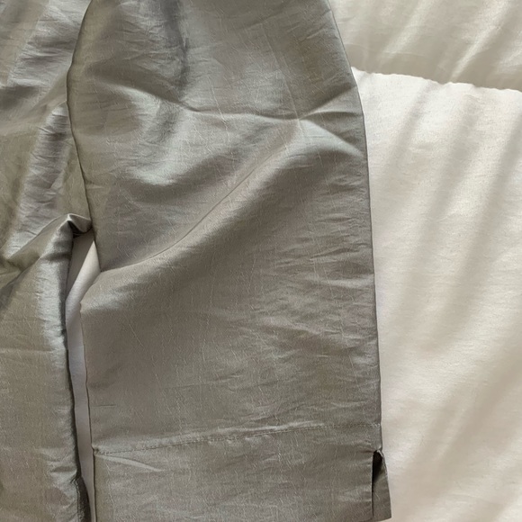 Simon Chang woman’s size 10 silver button down - Picture 5 of 11